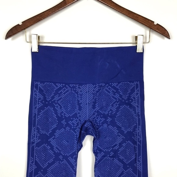 Lululemon Ebb to Street Blue Snake Print Tights Leggings Small - Picture 3 of 8